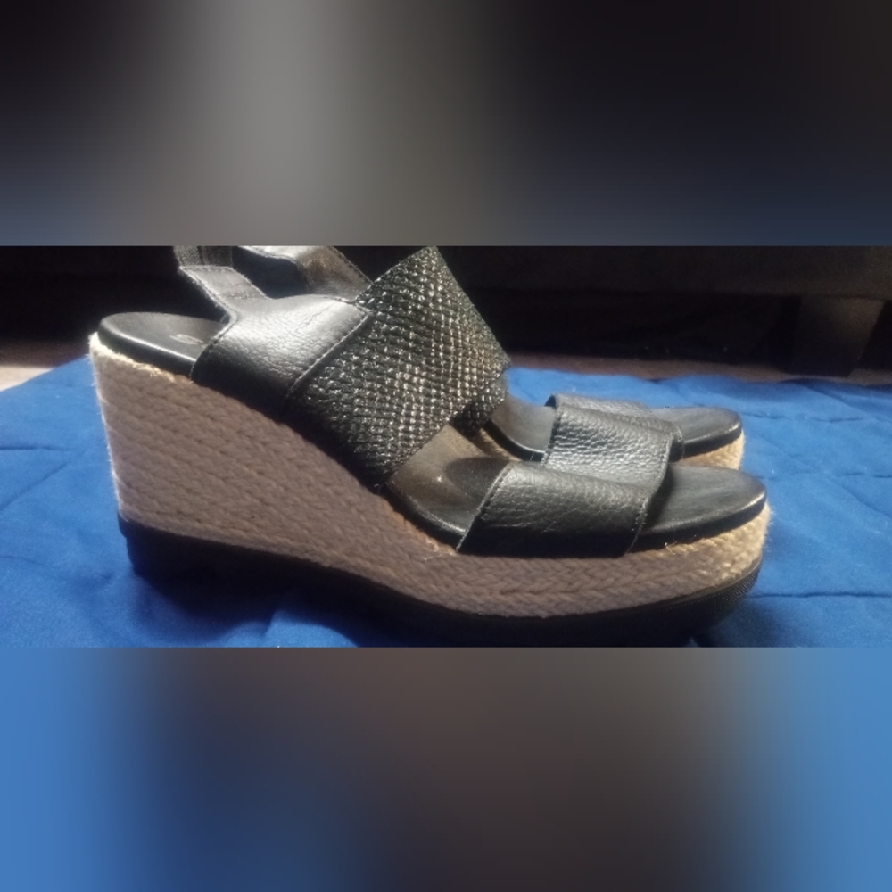 Black Sorel Women's Sandals